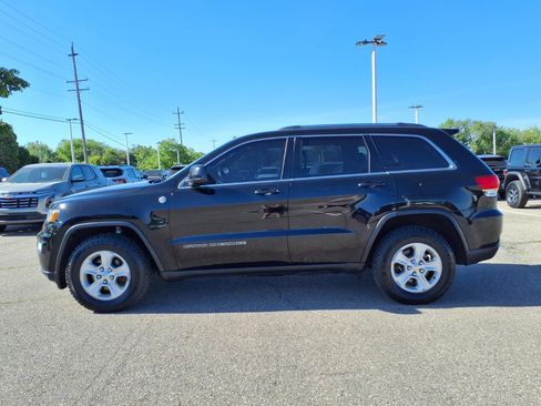Used 2017 Jeep Grand Cherokee Laredo w/ Quick Order Package 23E AWD/4WD image 8