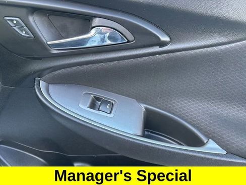 Used 2023 Chevrolet Malibu LT image 41