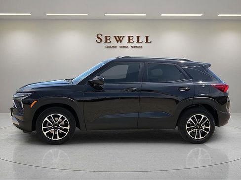 Used 2024 Chevrolet TrailBlazer LT FWD image 2