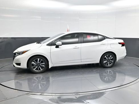 Used 2025 Nissan Versa SV w/ Trunk Package image 6