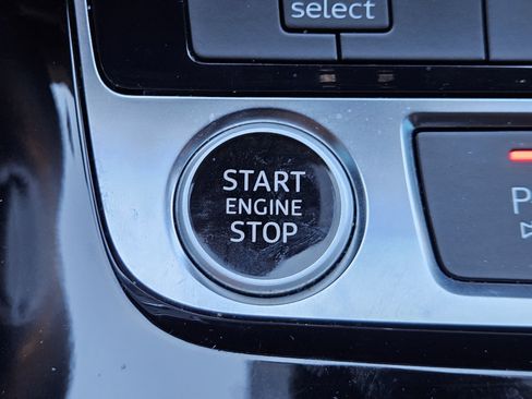 Used 2021 Audi Q8 Premium w/ Black Optic Package image 23