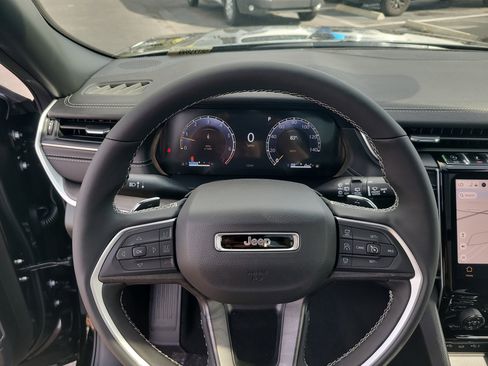 New 2025 Jeep Grand Cherokee L Limited w/ Luxury Tech Group II image 21