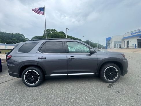 New 2026 Honda Pilot Touring image 7
