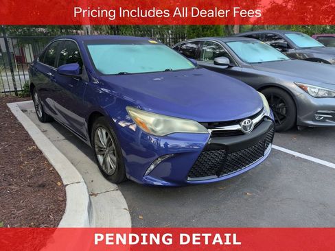 Used 2015 Toyota Camry SE w/ Moonroof Package FWD image 1