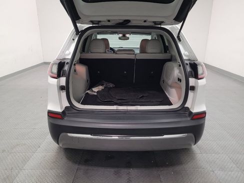 Used 2020 Jeep Cherokee Limited FWD image 29