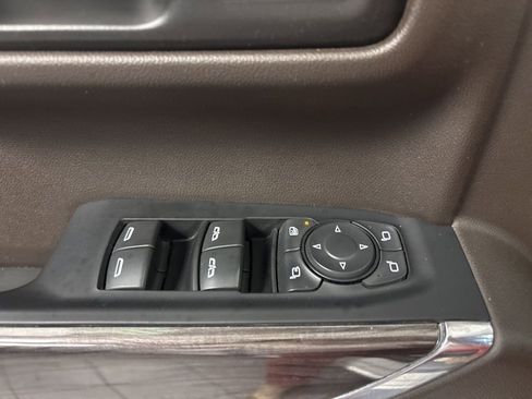 Used 2022 Chevrolet Silverado 1500 LTZ AWD/4WD image 24