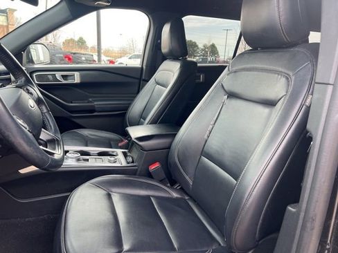 Used 2020 Ford Explorer XLT w/ Equipment Group 202A AWD/4WD image 23