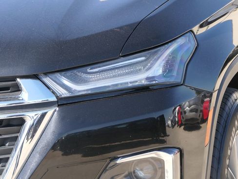 Used 2023 Chevrolet Traverse LT image 7