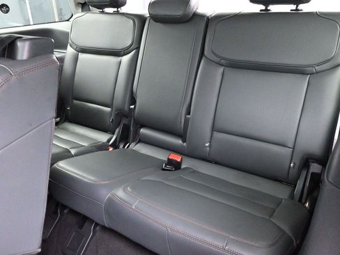 Used 2025 Ford Expedition Active AWD/4WD image 33