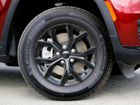 New 2025 Jeep Grand Cherokee L Altitude RWD image 2