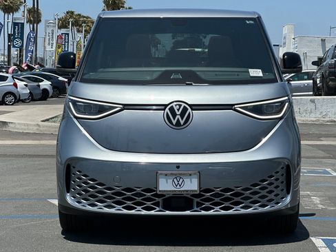 New 2025 Volkswagen ID. Buzz Pro S Plus RWD image 3
