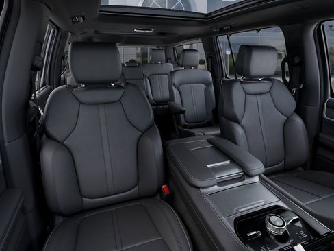 New 2026 Jeep Grand Wagoneer Limited AWD/4WD image 16