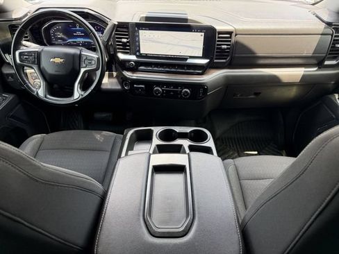 Used 2024 Chevrolet Silverado 2500 LT AWD/4WD image 12