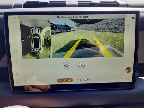 Used 2025 Land Rover Defender 130 S image 20