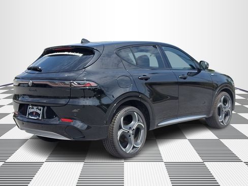 New 2026 Alfa Romeo Tonale w/ Active Assist Package AWD/4WD image 11