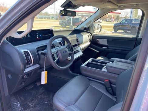 New 2026 Ford Expedition Active image 21