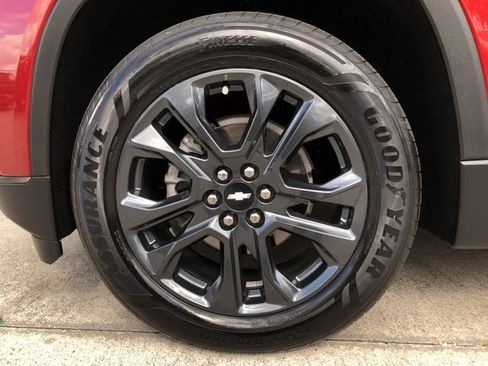 Used 2021 Chevrolet Traverse RS image 18