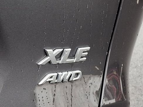 Used 2023 Toyota RAV4 XLE Premium image 30
