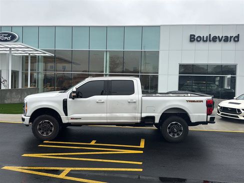 Used 2023 Ford F250 Lariat w/ Lariat Ultimate Package image 11