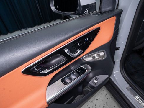 New 2026 Mercedes-Benz GLC 300 image 11