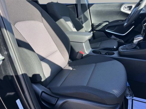 Used 2025 Kia Soul LX w/ LX Technology Package image 25