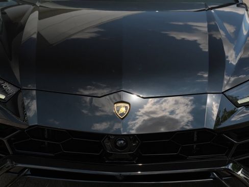 Used 2022 Lamborghini Urus AWD/4WD image 32