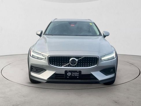 Certified 2025 Volvo V60 B5 Cross Country Plus AWD/4WD image 8