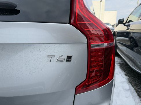 Used 2021 Volvo XC90 T6 Momentum image 6