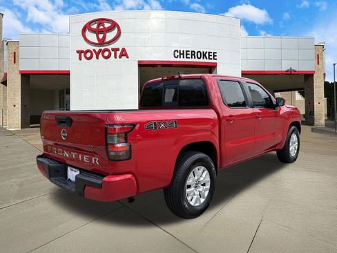 Used 2022 Nissan Frontier SV AWD/4WD image 5
