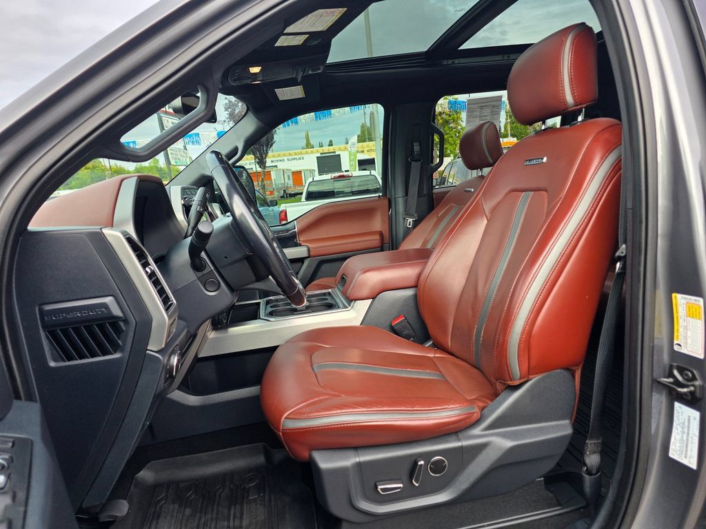 Used 2022 Ford F350 Platinum AWD/4WD image 4
