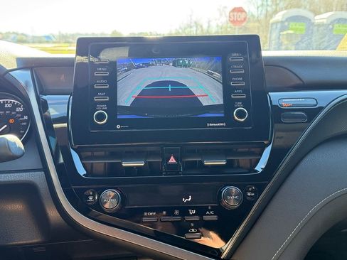 Used 2024 Toyota Camry SE image 17