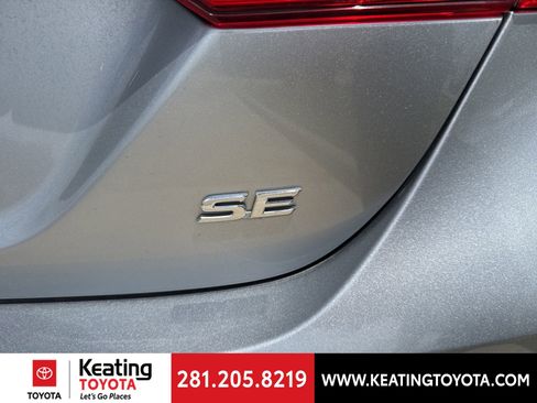 Used 2024 Toyota Camry SE image 9