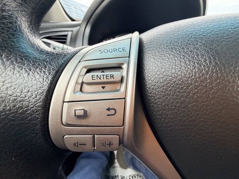 Used 2013 Nissan Altima 2.5 S FWD image 6