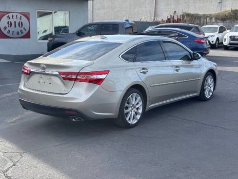 Used 2013 Toyota Avalon Limited w/ Technology Pkg FWD image 3