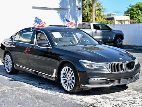 Used 2018 BMW 750i 750i image 1