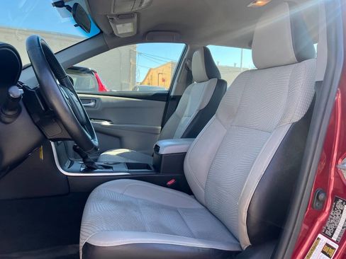 Used 2017 Toyota Camry SE FWD image 9