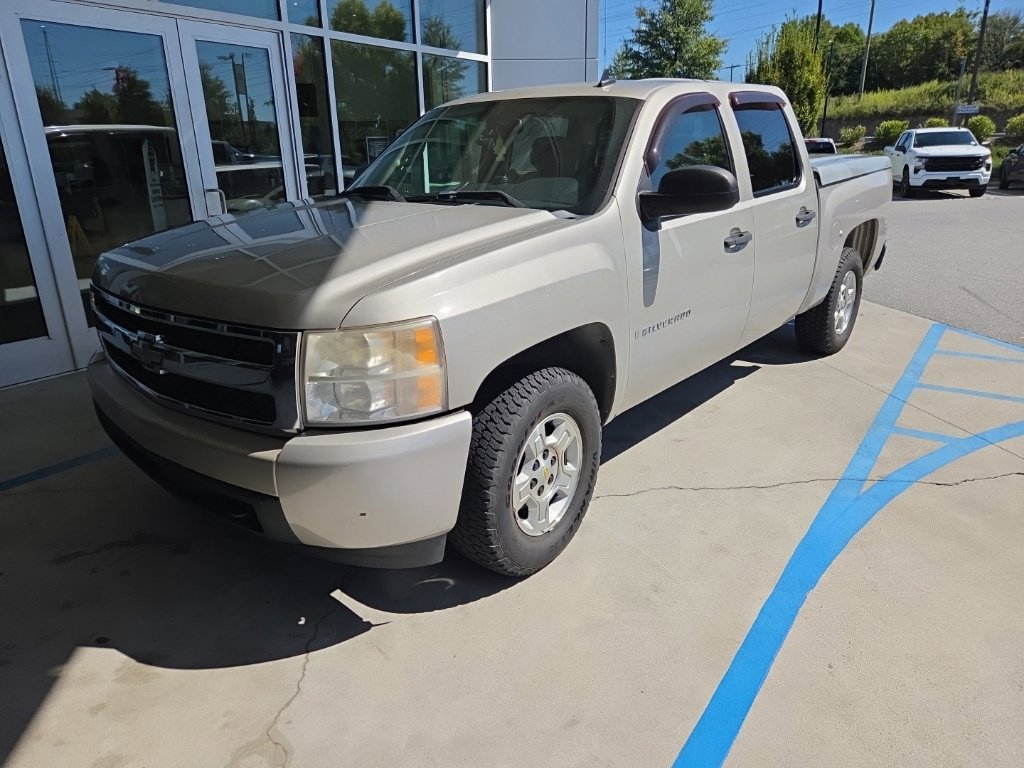 Used 2008 Chevrolet Silverado 1500 LT w/ Power Pack Plus RWD image 2