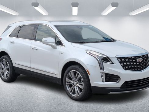 Certified 2025 Cadillac XT5 Premium Luxury AWD/4WD image 9