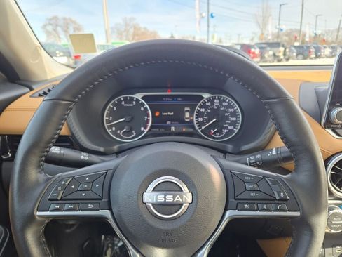 Used 2025 Nissan Sentra SV w/ SV Premium Package image 34