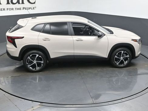 New 2026 Chevrolet Trax RS w/ Driver Confidence Package FWD image 17
