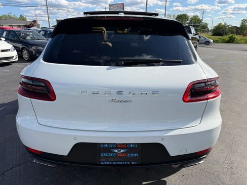 Used 2017 Porsche Macan w/ Driver Memory Package AWD/4WD image 4