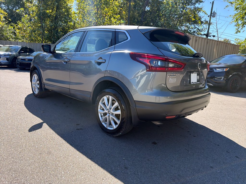 Used 2020 Nissan Rogue Sport S w/ Appearance Package FWD image 3