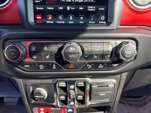 Used 2021 Jeep Gladiator Rubicon AWD/4WD image 23