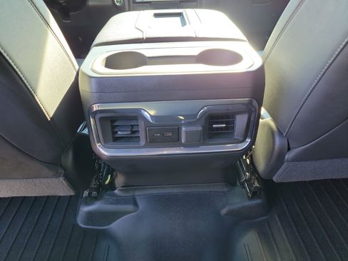 Used 2022 GMC Sierra 1500 AT4 w/ AT4 Preferred Package image 12