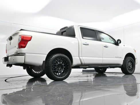 Used 2021 Nissan Titan SV w/ SV Convenience Package image 44