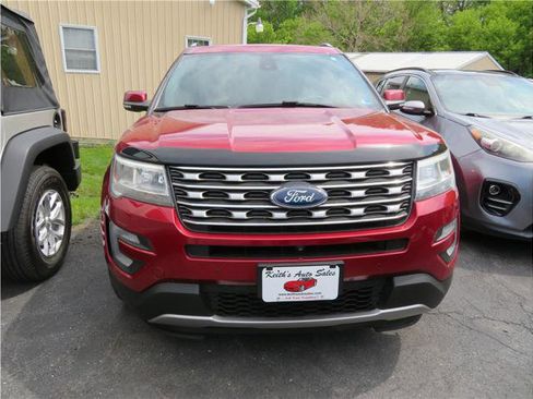 Used 2017 Ford Explorer Limited w/ Equipment Group 303A AWD/4WD image 18