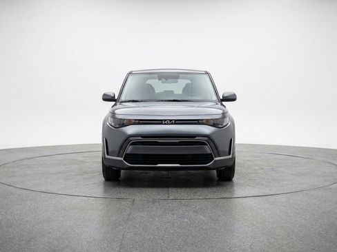 Used 2025 Kia Soul LX w/ LX Technology Package image 2