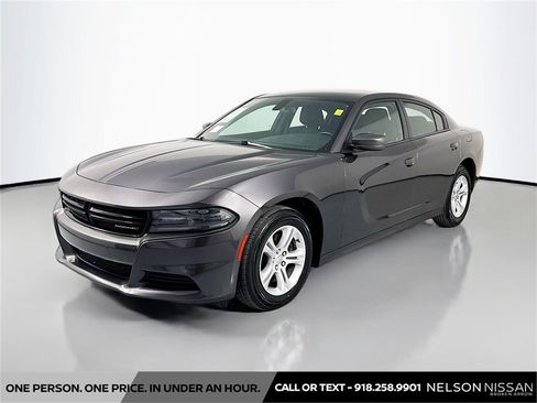 Used 2020 Dodge Charger SXT image 1