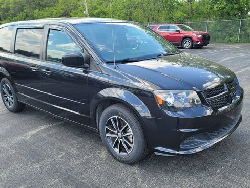 Used 2016 Dodge Grand Caravan SE FWD image 8