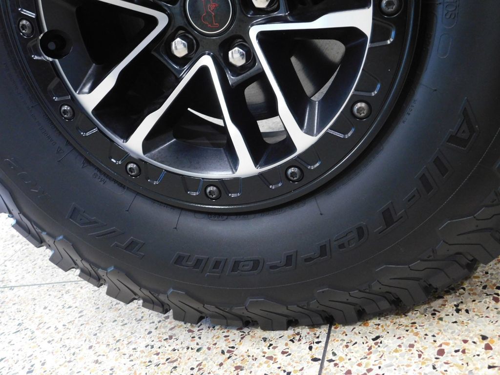 Used 2024 Jeep Wrangler Unlimited Rubicon AWD/4WD image 24